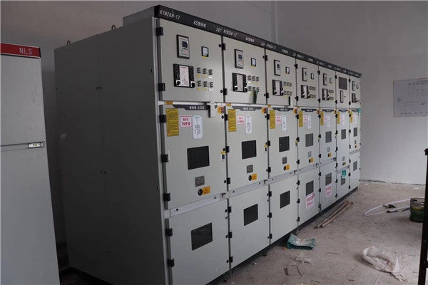 滕州愛(ài)瑞派出具電爐選用了我們?nèi)鹄试O(shè)備配電柜。